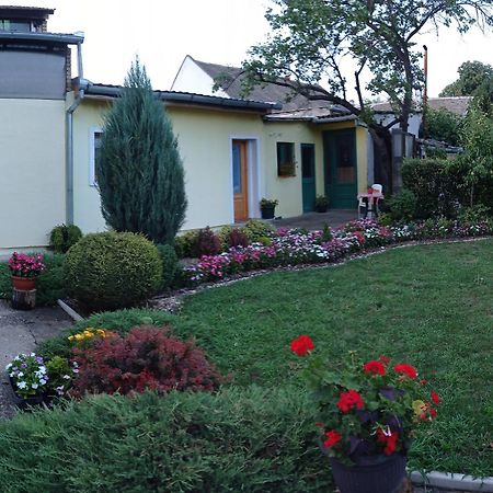 Sobe Ana Apartment Sombor Exterior photo